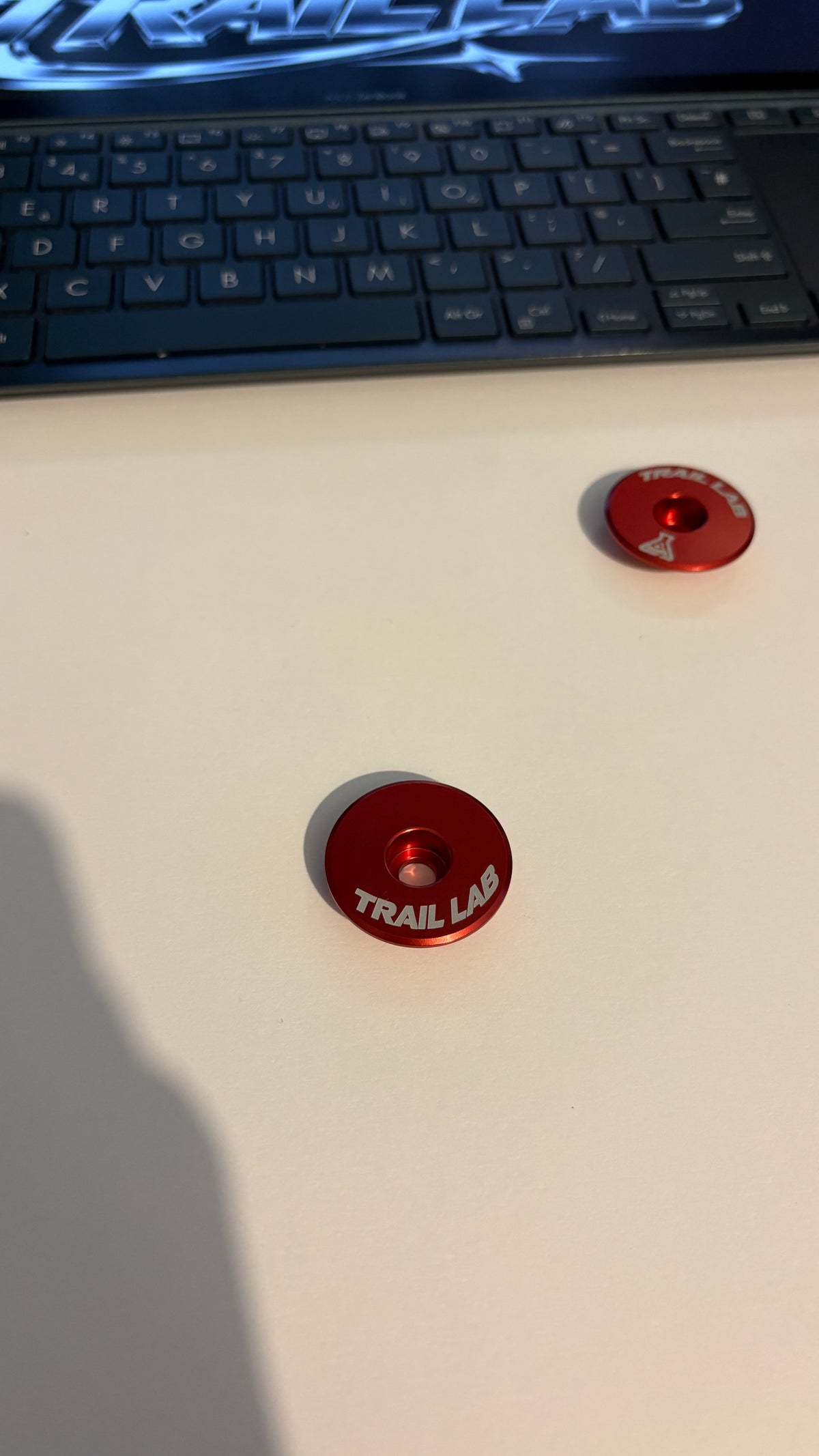 Trail Lab MTB Top Cap V2 — Wordmark